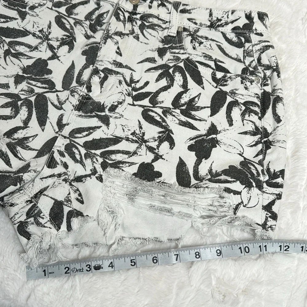 Fashion Nova Black White Tropical Leaf Print Distressed Denim Shorts Size 11